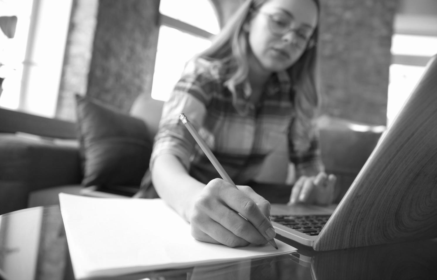 Environnement de formation en modélisation financière avec écrans multiples